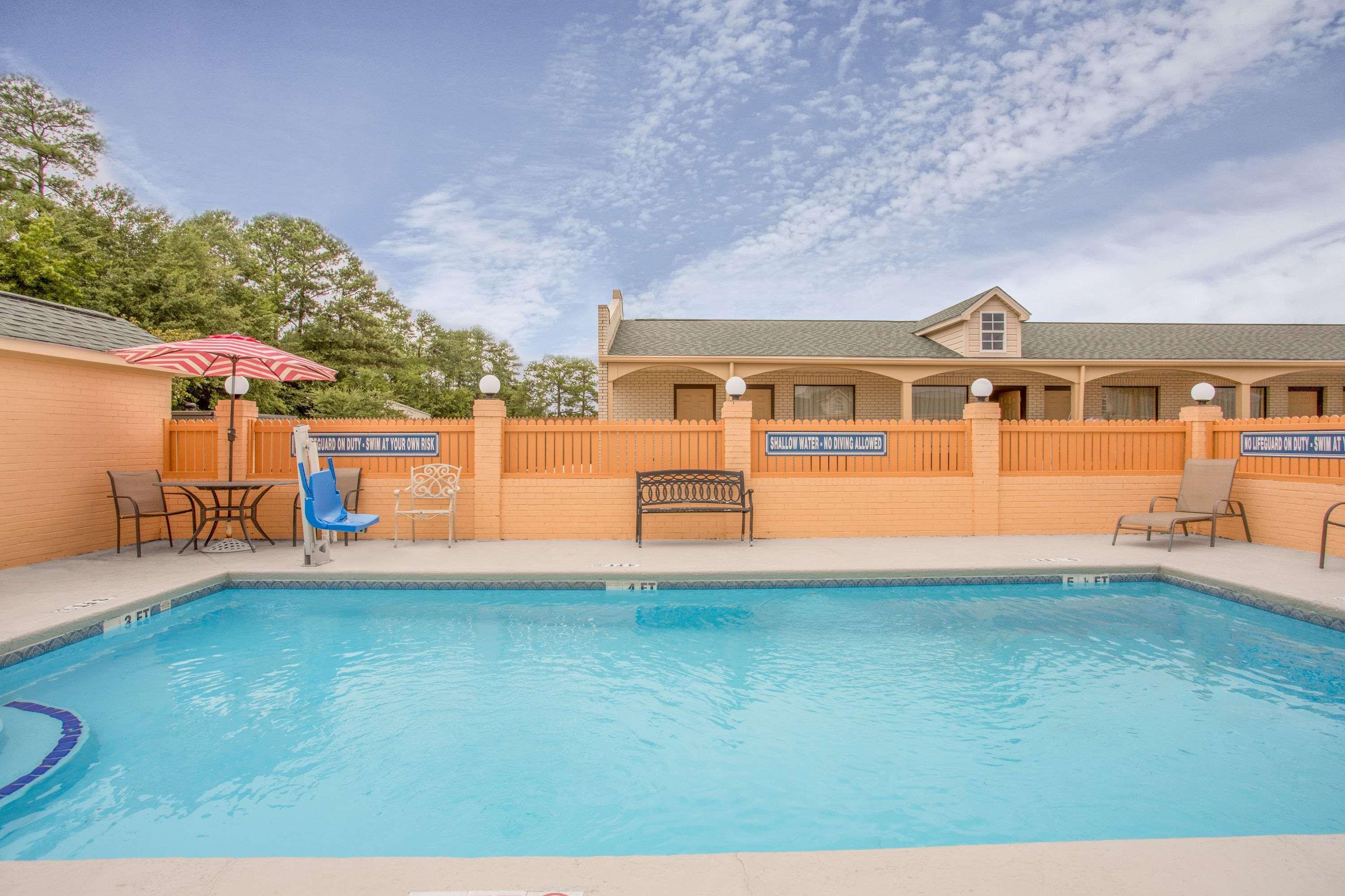Super 8 By Wyndham Sumter Motel Eksteriør bilde